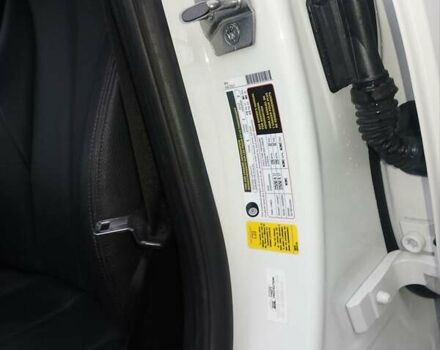 Білий БМВ 3 Серія, об'ємом двигуна 2 л та пробігом 141 тис. км за 13700 $, фото 16 на Automoto.ua