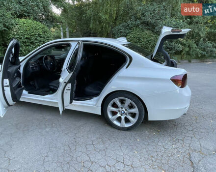 Білий БМВ 3 Серія, об'ємом двигуна 2 л та пробігом 170 тис. км за 15200 $, фото 9 на Automoto.ua