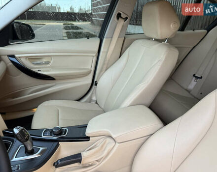 БМВ 3 Серия 2015 в Умани на Automoto.ua Белый БМВ 3 Серия, объемом двигателя 2 л и пробегом 155 тыс. км за 12950 $, фото 18 на Automoto.ua