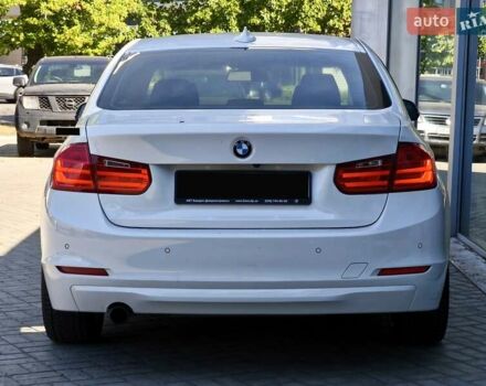 Белый БМВ 3 Серия, объемом двигателя 2 л и пробегом 202 тыс. км за 13400 $, фото 5 на Automoto.ua