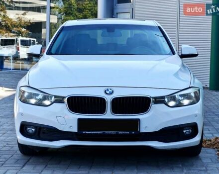 Белый БМВ 3 Серия, объемом двигателя 2 л и пробегом 202 тыс. км за 13400 $, фото 7 на Automoto.ua