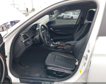 Білий БМВ 3 Серія, об'ємом двигуна 2 л та пробігом 114 тис. км за 11000 $, фото 6 на Automoto.ua