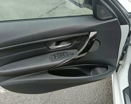 Білий БМВ 3 Серія, об'ємом двигуна 2 л та пробігом 316 тис. км за 15300 $, фото 12 на Automoto.ua