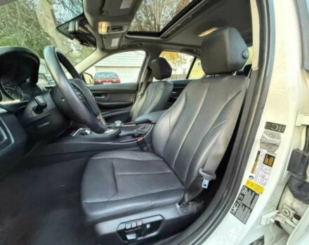 БМВ 3 Серия 2015 в Днепре (Днепропетровске) на Automoto.ua Белый БМВ 3 Серия, объемом двигателя 2 л и пробегом 79 тыс. км за 4500 $, фото 9 на Automoto.ua