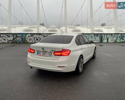 Белый БМВ 3 Серия, объемом двигателя 2 л и пробегом 125 тыс. км за 13500 $, фото 7 на Automoto.ua