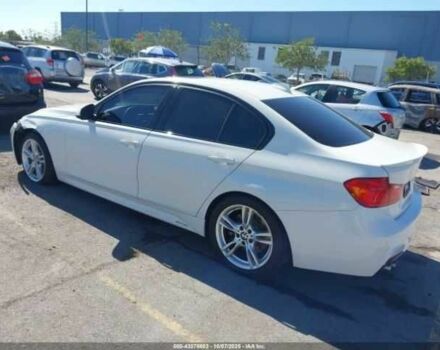 Белый БМВ 3 Серия, объемом двигателя 2 л и пробегом 88 тыс. км за 2500 $, фото 6 на Automoto.ua