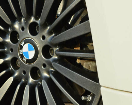 Білий БМВ 3 Серія, об'ємом двигуна 2 л та пробігом 151 тис. км за 19999 $, фото 11 на Automoto.ua