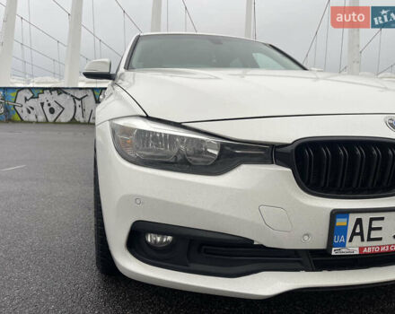 Белый БМВ 3 Серия, объемом двигателя 2 л и пробегом 125 тыс. км за 13500 $, фото 3 на Automoto.ua