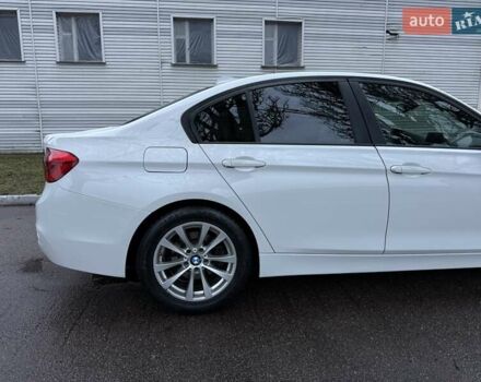 Белый БМВ 3 Серия, объемом двигателя 2 л и пробегом 159 тыс. км за 13500 $, фото 11 на Automoto.ua
