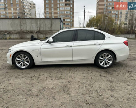 Білий БМВ 3 Серія, об'ємом двигуна 2 л та пробігом 141 тис. км за 15300 $, фото 3 на Automoto.ua