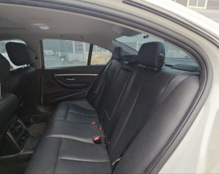 Білий БМВ 3 Серія, об'ємом двигуна 2 л та пробігом 72 тис. км за 12900 $, фото 26 на Automoto.ua