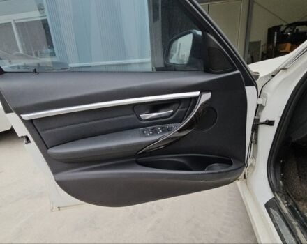 Білий БМВ 3 Серія, об'ємом двигуна 2 л та пробігом 72 тис. км за 12900 $, фото 31 на Automoto.ua