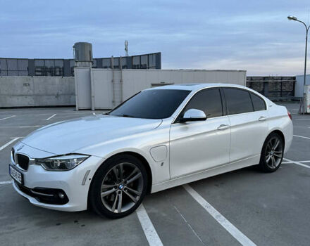 Белый БМВ 3 Серия, объемом двигателя 2 л и пробегом 98 тыс. км за 19700 $, фото 5 на Automoto.ua
