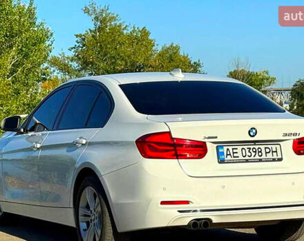 Белый БМВ 3 Серия, объемом двигателя 2 л и пробегом 135 тыс. км за 14000 $, фото 1 на Automoto.ua