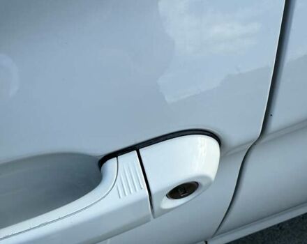 Білий БМВ 3 Серія, об'ємом двигуна 2 л та пробігом 136 тис. км за 18500 $, фото 11 на Automoto.ua