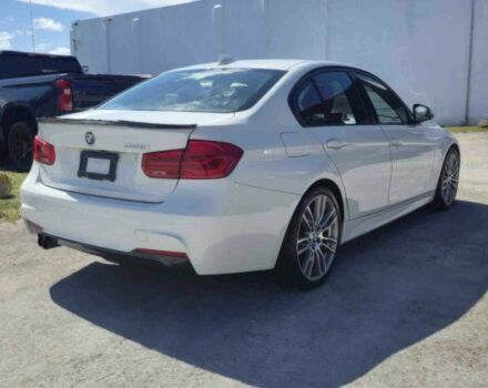 Белый БМВ 3 Серия, объемом двигателя 2 л и пробегом 73 тыс. км за 10000 $, фото 5 на Automoto.ua