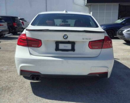 Белый БМВ 3 Серия, объемом двигателя 2 л и пробегом 73 тыс. км за 10000 $, фото 4 на Automoto.ua