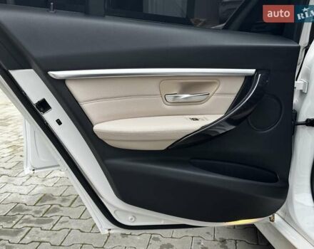 Білий БМВ 3 Серія, об'ємом двигуна 2 л та пробігом 90 тис. км за 17950 $, фото 39 на Automoto.ua