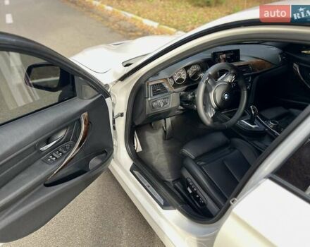 Білий БМВ 3 Серія, об'ємом двигуна 2 л та пробігом 72 тис. км за 18999 $, фото 24 на Automoto.ua