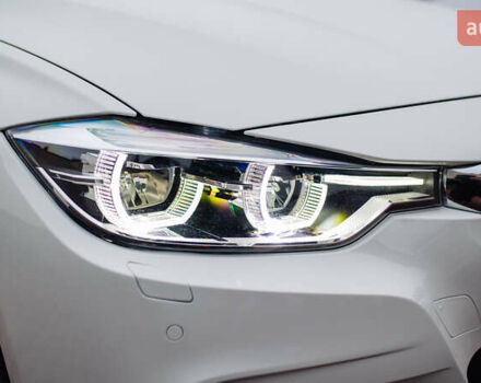 Белый БМВ 3 Серия, объемом двигателя 2 л и пробегом 124 тыс. км за 16000 $, фото 4 на Automoto.ua