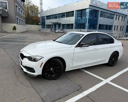 Белый БМВ 3 Серия, объемом двигателя 2 л и пробегом 145 тыс. км за 16200 $, фото 4 на Automoto.ua