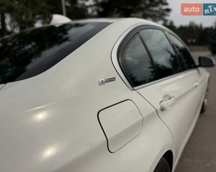 Білий БМВ 3 Серія, об'ємом двигуна 2 л та пробігом 79 тис. км за 19300 $, фото 58 на Automoto.ua