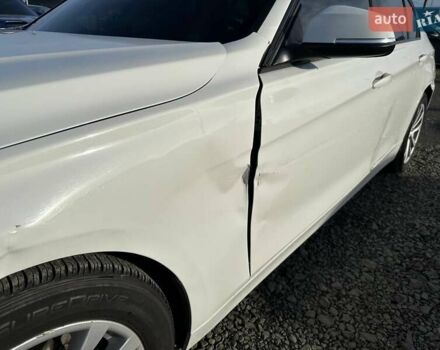 Білий БМВ 3 Серія, об'ємом двигуна 2 л та пробігом 158 тис. км за 11000 $, фото 18 на Automoto.ua