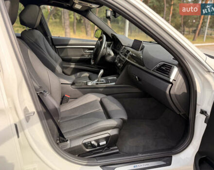 Білий БМВ 3 Серія, об'ємом двигуна 2 л та пробігом 79 тис. км за 19300 $, фото 21 на Automoto.ua