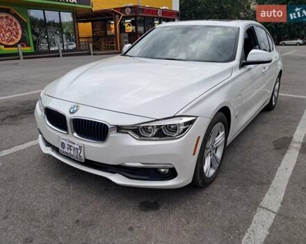 Белый БМВ 3 Серия, объемом двигателя 2 л и пробегом 58 тыс. км за 22000 $, фото 1 на Automoto.ua