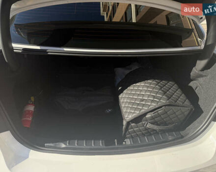 Белый БМВ 3 Серия, объемом двигателя 2 л и пробегом 115 тыс. км за 20000 $, фото 12 на Automoto.ua