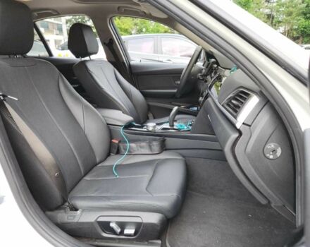 Белый БМВ 3 Серия, объемом двигателя 2 л и пробегом 75 тыс. км за 11000 $, фото 2 на Automoto.ua