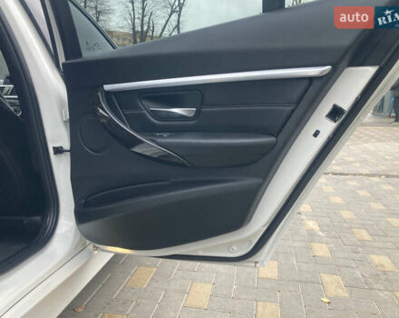 Белый БМВ 3 Серия, объемом двигателя 2 л и пробегом 188 тыс. км за 17000 $, фото 30 на Automoto.ua