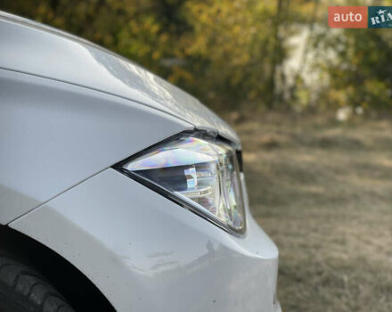 Білий БМВ 3 Серія, об'ємом двигуна 2 л та пробігом 170 тис. км за 14000 $, фото 39 на Automoto.ua