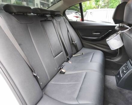 Белый БМВ 3 Серия, объемом двигателя 2 л и пробегом 75 тыс. км за 11000 $, фото 4 на Automoto.ua