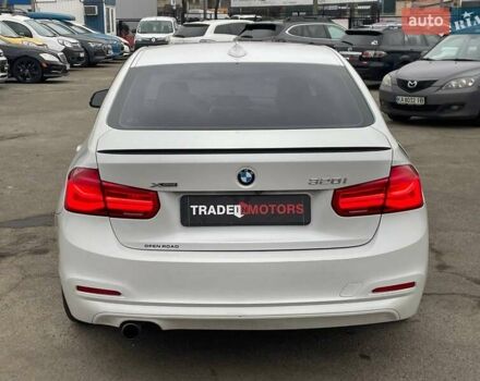 Белый БМВ 3 Серия, объемом двигателя 2 л и пробегом 136 тыс. км за 14490 $, фото 10 на Automoto.ua