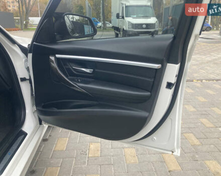 Белый БМВ 3 Серия, объемом двигателя 2 л и пробегом 188 тыс. км за 17000 $, фото 28 на Automoto.ua