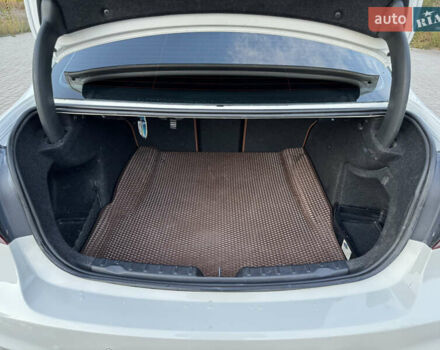 Белый БМВ 3 Серия, объемом двигателя 2 л и пробегом 154 тыс. км за 20000 $, фото 10 на Automoto.ua