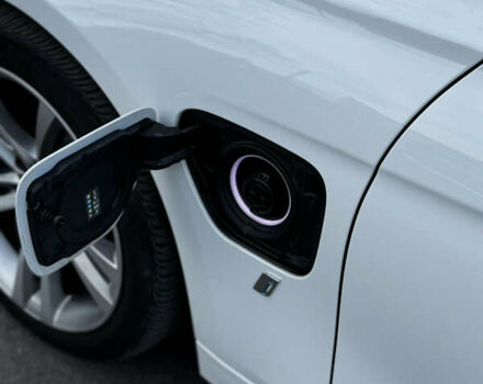 Білий БМВ 3 Серія, об'ємом двигуна 2 л та пробігом 99 тис. км за 17800 $, фото 6 на Automoto.ua