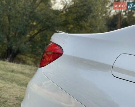 Білий БМВ 3 Серія, об'ємом двигуна 2 л та пробігом 170 тис. км за 14000 $, фото 2 на Automoto.ua