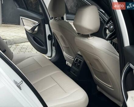 Білий БМВ 3 Серія, об'ємом двигуна 2 л та пробігом 90 тис. км за 17950 $, фото 41 на Automoto.ua