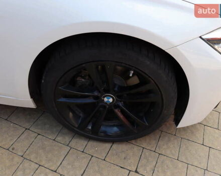 Белый БМВ 3 Серия, объемом двигателя 2 л и пробегом 74 тыс. км за 17900 $, фото 3 на Automoto.ua