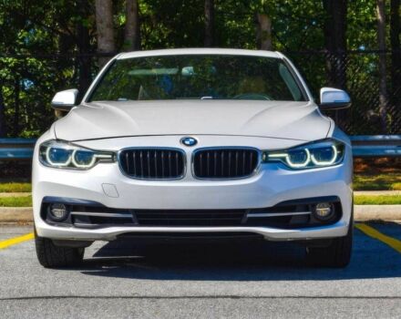 Белый БМВ 3 Серия, объемом двигателя 2 л и пробегом 49 тыс. км за 6000 $, фото 1 на Automoto.ua