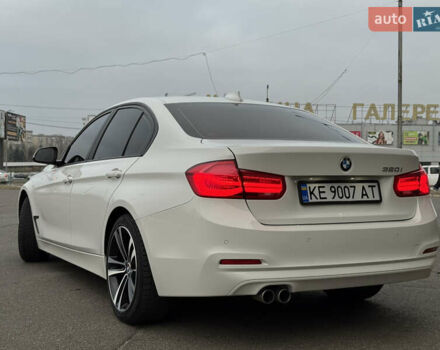 Белый БМВ 3 Серия, объемом двигателя 2 л и пробегом 103 тыс. км за 17900 $, фото 2 на Automoto.ua