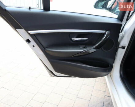 Белый БМВ 3 Серия, объемом двигателя 2 л и пробегом 74 тыс. км за 17900 $, фото 30 на Automoto.ua