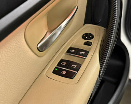 Білий БМВ 3 Серія, об'ємом двигуна 2 л та пробігом 137 тис. км за 13900 $, фото 8 на Automoto.ua