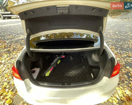 Белый БМВ 3 Серия, объемом двигателя 2 л и пробегом 97 тыс. км за 15500 $, фото 10 на Automoto.ua