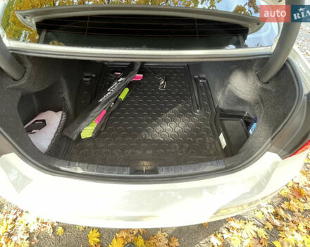 Белый БМВ 3 Серия, объемом двигателя 2 л и пробегом 97 тыс. км за 15500 $, фото 11 на Automoto.ua