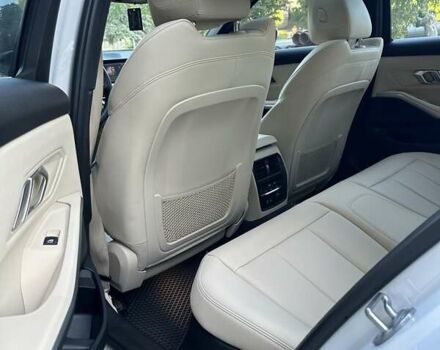 Білий БМВ 3 Серія, об'ємом двигуна 2 л та пробігом 205 тис. км за 25999 $, фото 28 на Automoto.ua