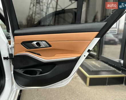 Білий БМВ 3 Серія, об'ємом двигуна 2 л та пробігом 69 тис. км за 30500 $, фото 22 на Automoto.ua