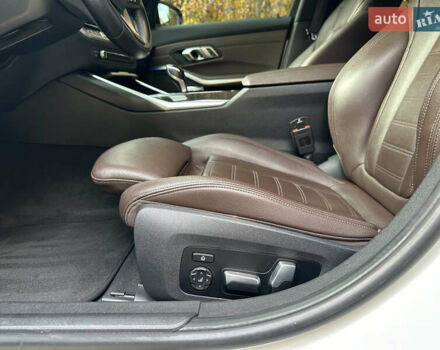 БМВ 3 Серия 2019 в Одессе на Automoto.ua Белый БМВ 3 Серия, объемом двигателя 2 л и пробегом 61 тыс. км за 35000 $, фото 14 на Automoto.ua